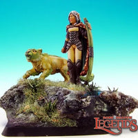 Reaper Miniaturen Aeris, Female Elf Ranger and Panthe 03401