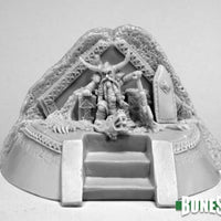 Dwarf King on Throne 77570