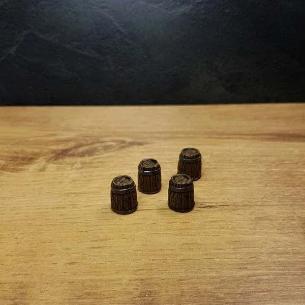 4 halbe Holzfässer